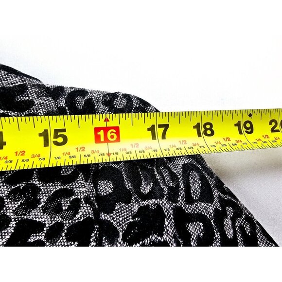 Midnight Velvet Size Medium Womens Sliver Black Cheetah Print Long Sleeve Jacket - Picture 16 of 16